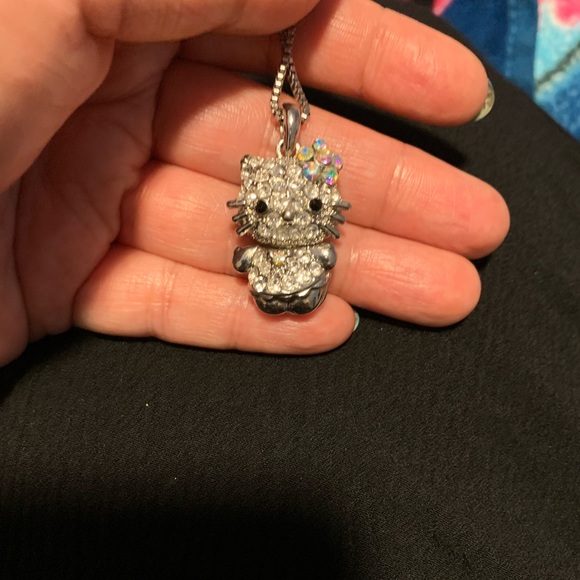 Hello kitty necklace - Picture 2 of 4